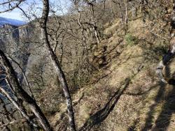 sous la voie ferrée