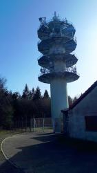 Tour télécom à côté de la Tour Matagrin