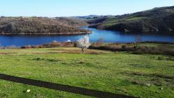 Le Perron, vue sur le lac de Villerest
