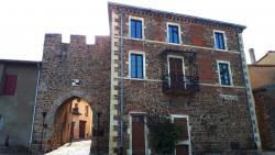 Villerest, vieux bourg, porte des remparts