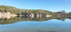 Lac d'Esparron un bel endroit pour se baigner