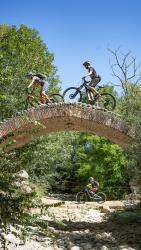 GTVTT_pont_du_Crieu_Acrofilm - Ariège Pyrénées Tourisme