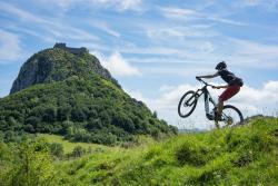 GTVTT_chateau_de_Montsegur_Acrofilm - Ariège Pyrénées Tourisme